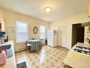 34 Darling St in Boston, MA - Foto de edificio - Building Photo