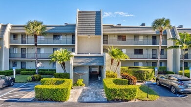 4090 Tivoli Ct in Greenacres, FL - Building Photo - Building Photo