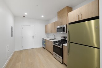 11814 Aviation Blvd in Inglewood, CA - Building Photo - Building Photo