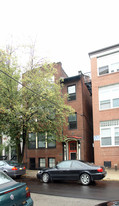 5423 Howe St Apartamentos