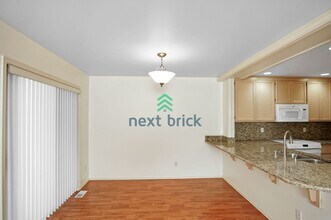 11210 Slater Ave NE in Kirkland, WA - Building Photo - Building Photo