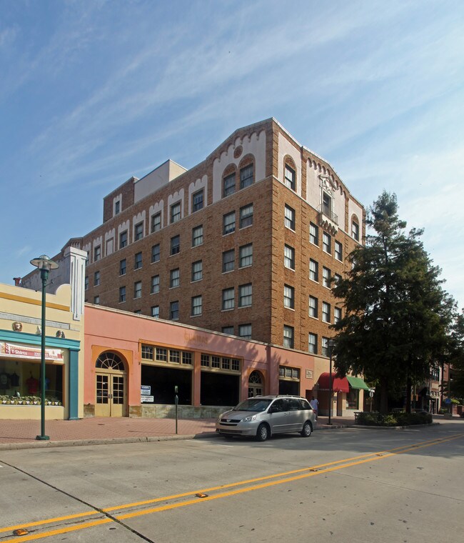 Evangeline Elderly Apartments in Lafayette, LA - Building Photo - Building Photo