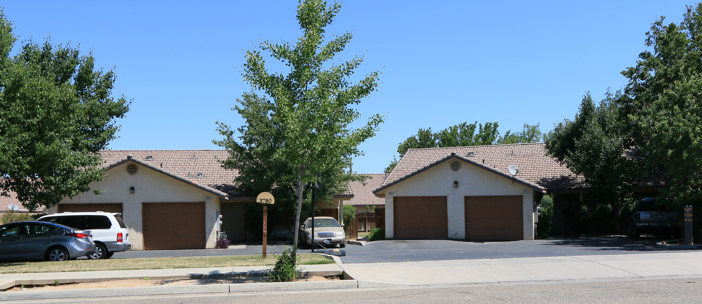 3780 W Dakota Ave in Fresno, CA - Building Photo