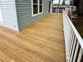 8975 W Halls River Rd in Homosassa, FL - Building Photo - Building Photo