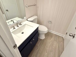 5676 Quince Rd in Memphis, TN - Building Photo - Building Photo