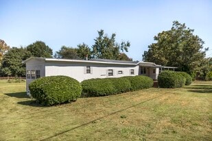 920 Collins Ave in Warner Robins, GA - Building Photo