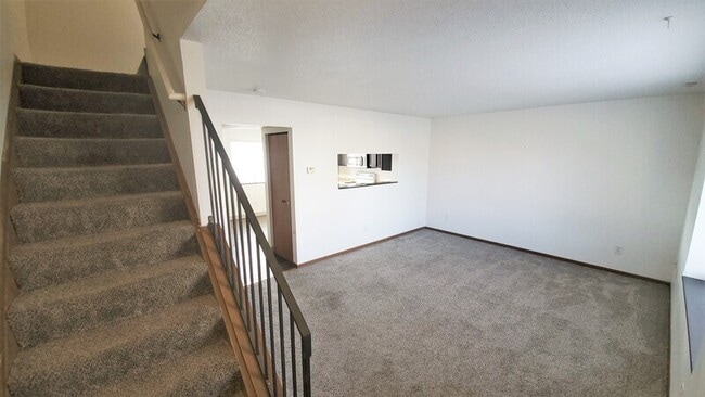 property at 412 N 18th Ave