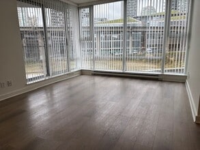 583 Beach Crescent in Vancouver, BC - Building Photo - Building Photo