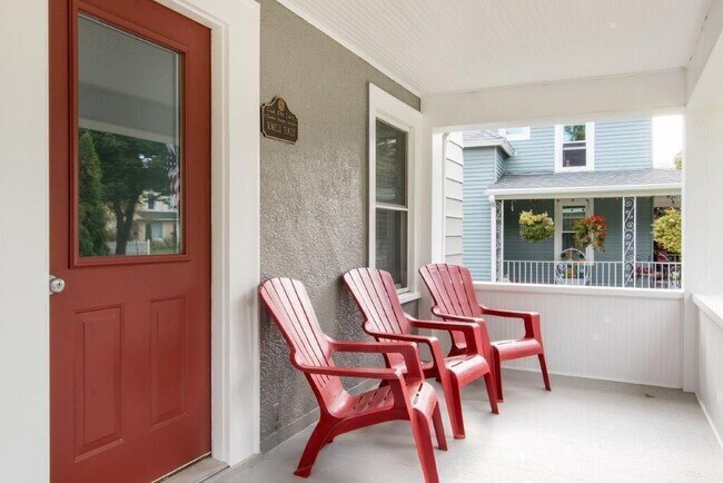 1300 Dodge St in Lake Geneva, WI - Building Photo - Building Photo