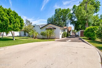 2215 W Augusta Ave in Phoenix, AZ - Building Photo - Building Photo
