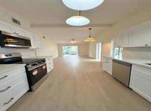 136 Marina Ave in Key Largo, FL - Building Photo - Building Photo