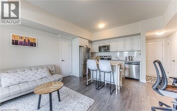 120 Watson Pkwy N in Guelph, ON - Building Photo - Building Photo