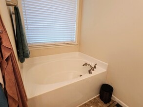 612 Sandstone Dr in Seneca, SC - Building Photo - Building Photo