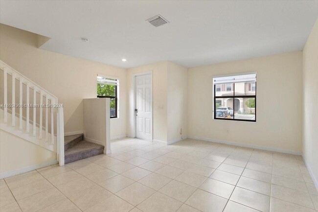 11091 W 32nd Ln in Hialeah, FL - Building Photo - Building Photo