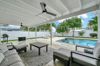2432 SE 13th St in Pompano Beach, FL - Building Photo - Building Photo