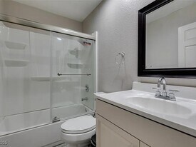 2101 Diamond Bar Dr in Las Vegas, NV - Building Photo