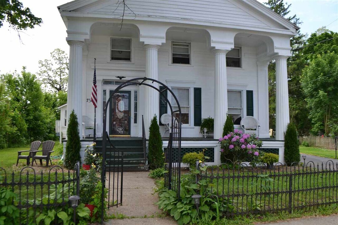 756 Hudson Ave-Unit -APT # 1st floor, Front in Stillwater, NY - Building Photo