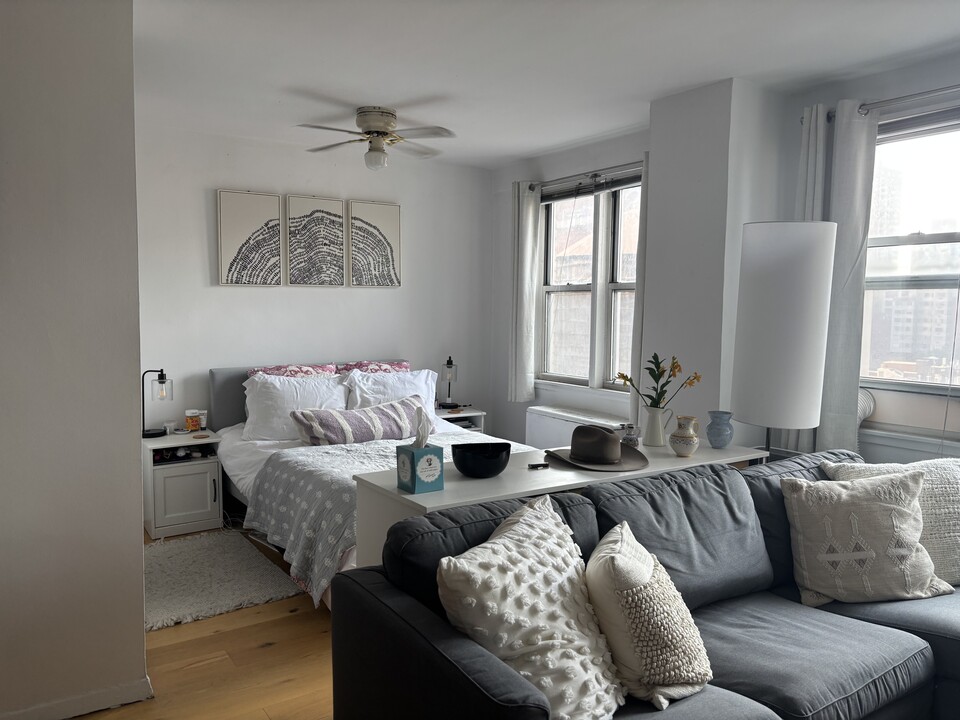 201 E 36th St, Unit 12G in New York, NY - Foto de edificio