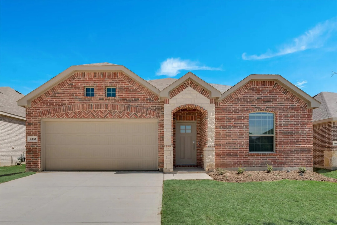 8412 Butterfly Ln in McKinney, TX - Building Photo