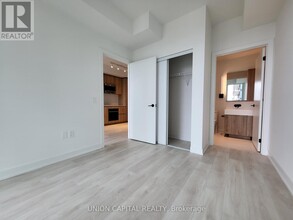117-3117 Broadway Ave in Toronto, ON - Building Photo - Building Photo