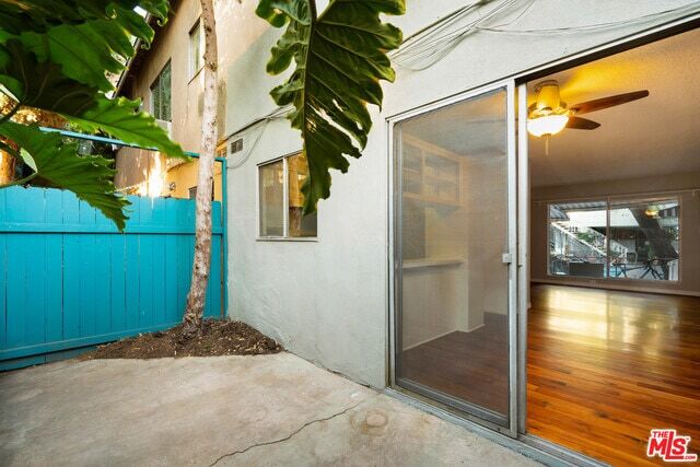 941 N San Vicente Blvd, Unit 5 in West Hollywood, CA - Building Photo