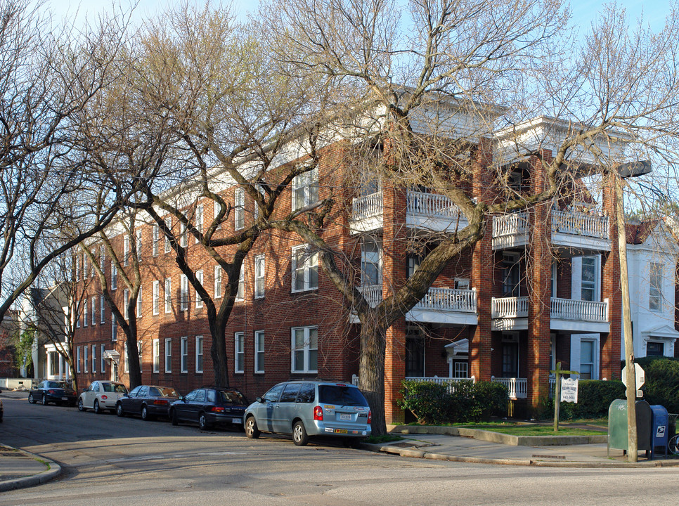 Elmo Apartments in Richmond, VA - Building Photo