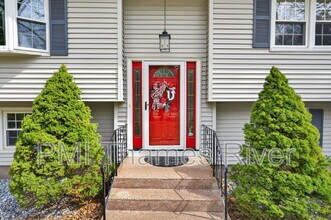 74 Hurlburt St in Glastonbury, CT - Building Photo - Building Photo