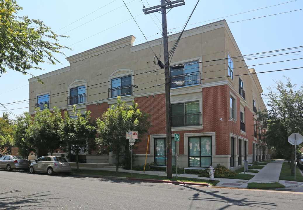 Seville Uptown in Austin, TX - Foto de edificio