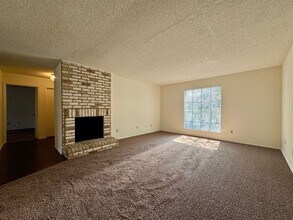 909 Briar Dr in Waco, TX - Building Photo - Building Photo