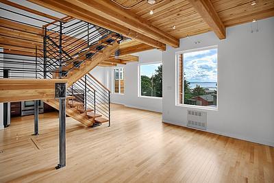 1991 Gilman Dr W in Seattle, WA - Building Photo
