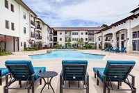 Laurel at Vintage Park Apartments in Tomball, TX - Foto de edificio - Building Photo