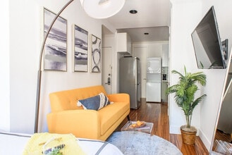 241 E 24th St in New York, NY - Building Photo - Building Photo