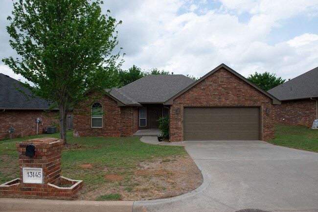 13145 Austrian Pine Dr in Choctaw, OK - Building Photo - Building Photo