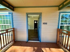 406 McPhail St in Tomball, TX - Building Photo - Building Photo