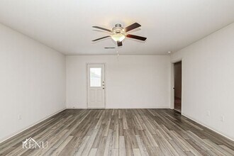 18600 Allen Welch Dr in Elgin, TX - Building Photo - Building Photo