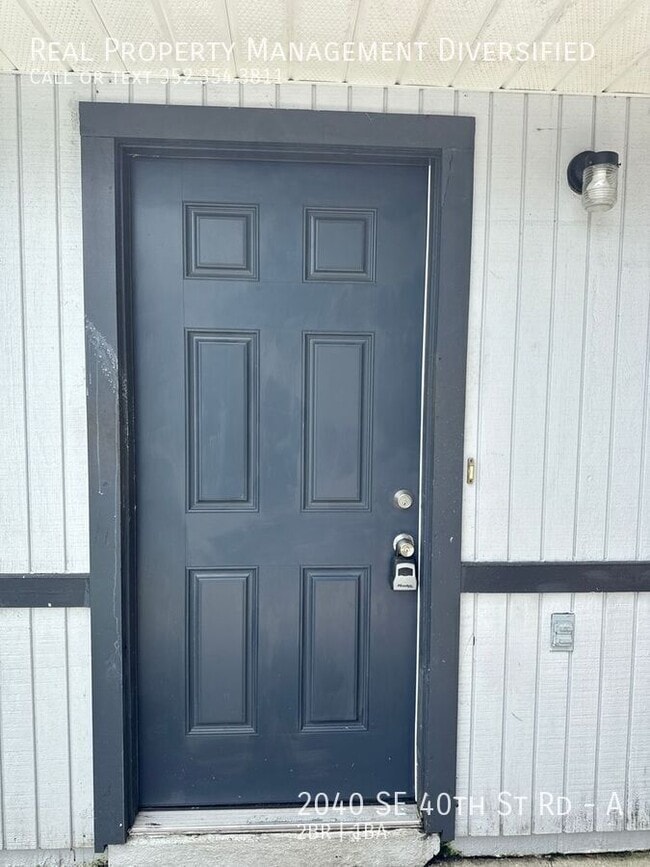 property at 2040 SE 40th Street Rd