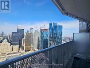 88 Harbour St in Toronto, ON - Building Photo - Building Photo