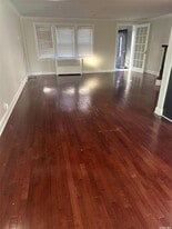 88-48 207th St in Queens, NY - Building Photo