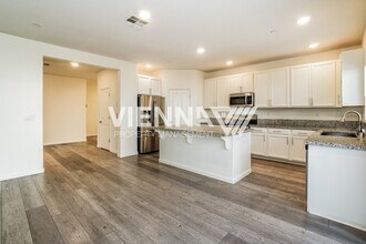 3024 Welton Cir in Roseville, CA - Building Photo - Building Photo