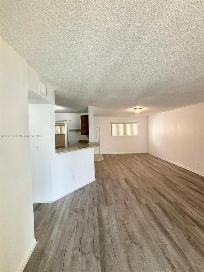 3469 NW 44th St in Lauderdale Lakes, FL - Building Photo - Building Photo