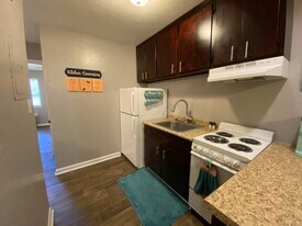Suites on 6th in Tallahassee, FL - Building Photo