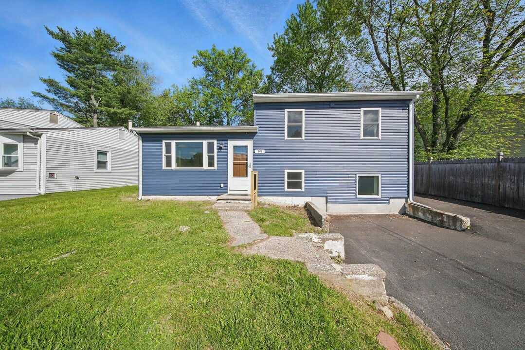 341 Highland Ave Ext in Middletown, NY - Building Photo