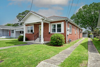 1321 Clearview Pky in Metairie, LA - Building Photo - Building Photo