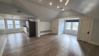 1001 N Main St, Unit 1001a in Burlington, NC - Building Photo