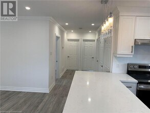 114 Warren Ave in Hamilton, ON - Building Photo - Building Photo