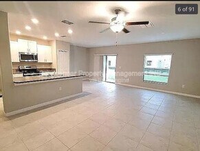 5010 Wild Senna Blvd in Tampa, FL - Building Photo - Building Photo