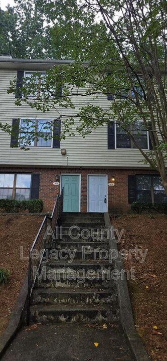 3076 Destin Cir in Snellville, GA - Building Photo