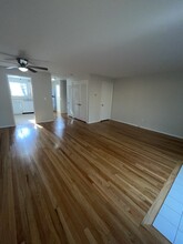 98 Sycamore Ln in Manchester, CT - Building Photo - Building Photo