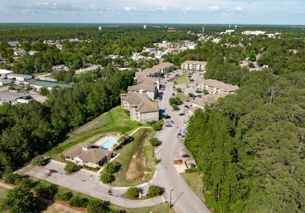 1707 Conservation Trl in Fort Walton Beach, FL - Foto de edificio