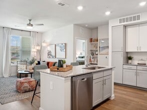 23100 Clay Rd in Katy, TX - Foto de edificio - Building Photo